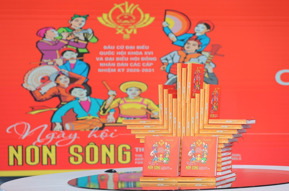 Tái hiện niềm tin, khí thế của 'Ngày hội non sông' qua 800 bức ảnh - Ảnh 1.