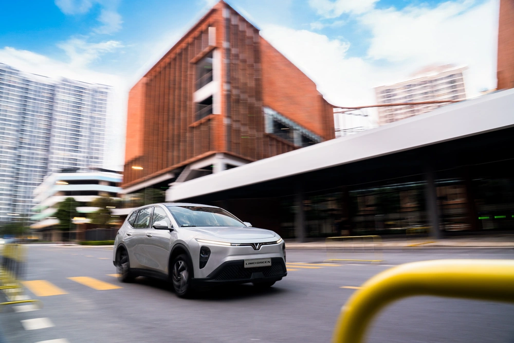 Giới tài xế tăng tốc chốt cọc Limo Green khi ưu đãi 9% sắp khép lại - Ảnh 1.