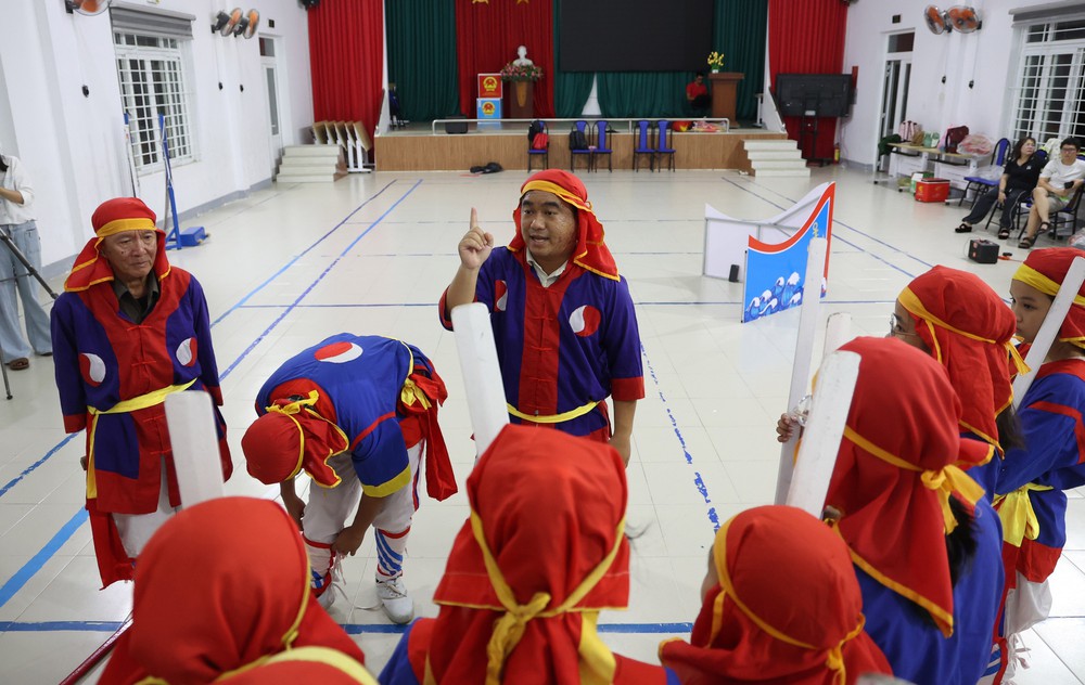 Giữ gìn văn hóa vùng biển qua điệu hò bả trạo - Ảnh 2.