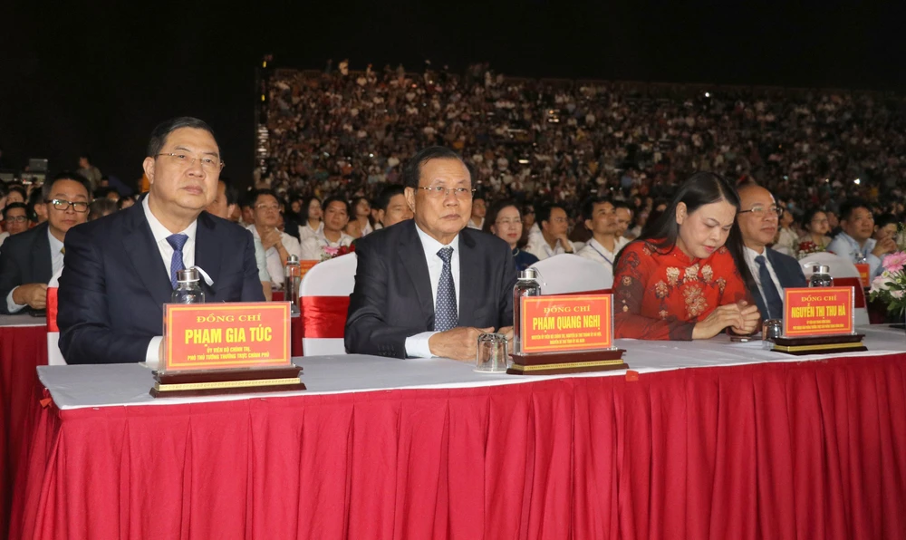 Khai mạc Lễ hội Hoa Lư 2026: Tỏa sáng hào khí Cố đô - Ảnh 1.