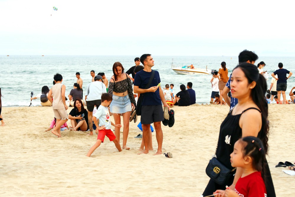 Đà Nẵng bùng nổ khai mạc mùa du lịch biển 2026, khuấy động “mùa hè rực rỡ” - Ảnh 4.