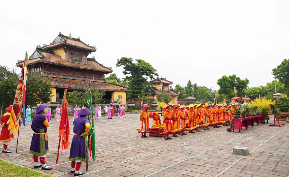 Tái hiện Lễ “Cung tiến kỳ hoa dị thảo” trong Đại Nội Huế - Ảnh 4.