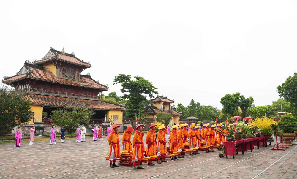 Tái hiện Lễ “Cung tiến kỳ hoa dị thảo” trong Đại Nội Huế - Ảnh 5.