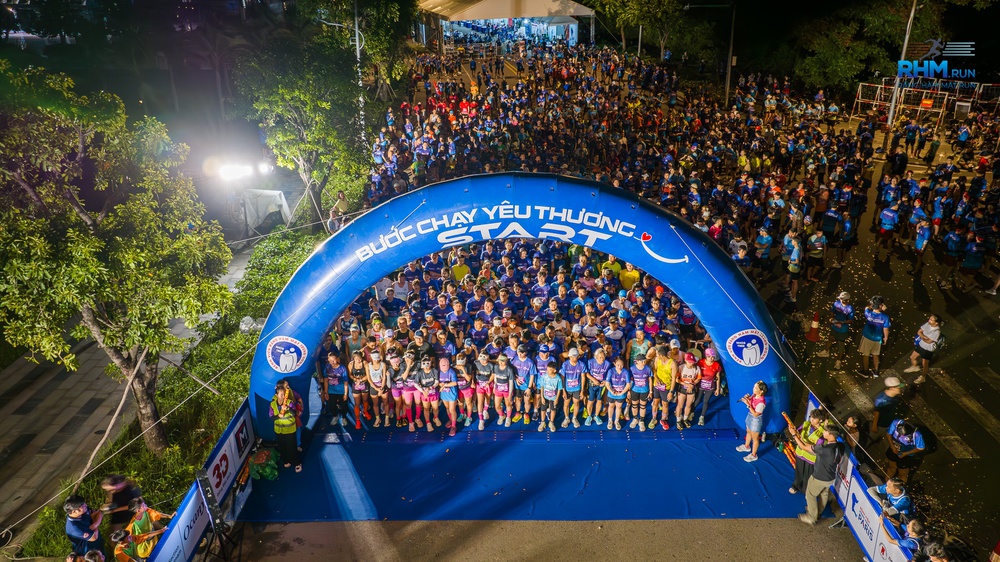 "Bước chạy yêu thương" lan tỏa nụ cười cho trẻ em - Ảnh 2.