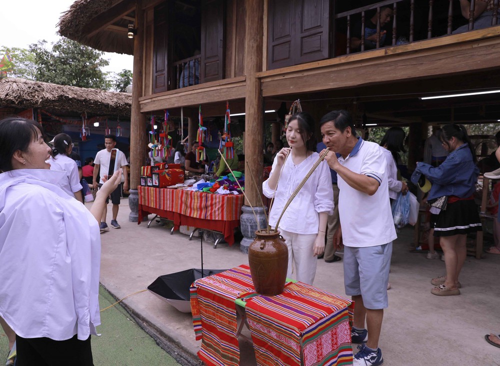 Phú Thọ đón gần 6,5 triệu lượt khách dịp Giỗ tổ Hùng Vương 2026 - Ảnh 1.