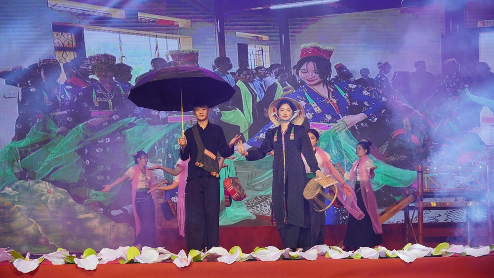 Lễ hội Then Kin Pang với chủ đề Lời Then vọng mãi giữa đại ngàn - Ảnh 2.
