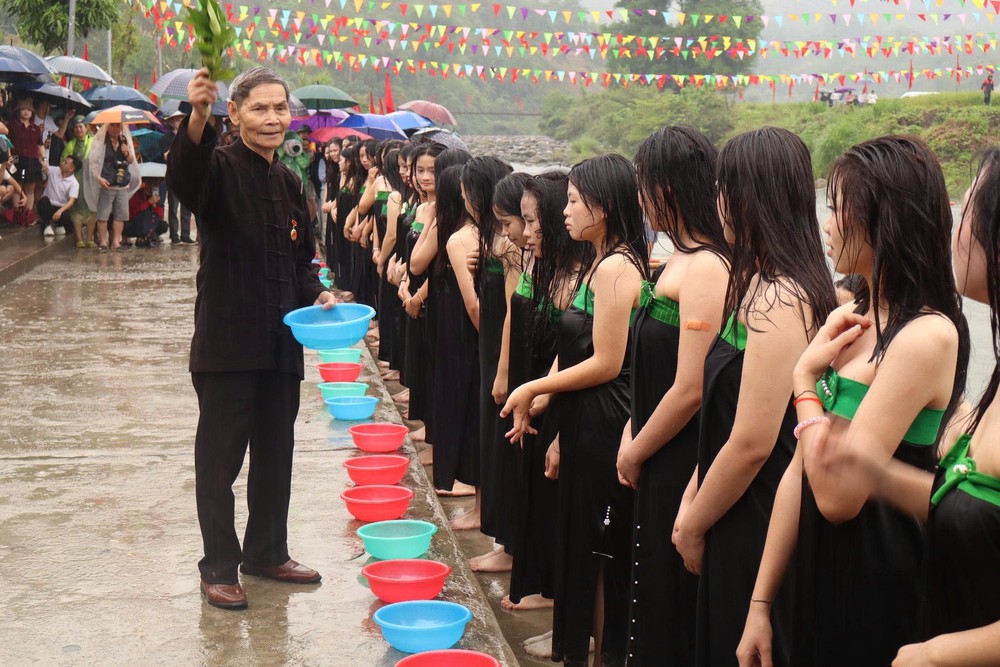 Lễ hội Then Kin Pang với chủ đề Lời Then vọng mãi giữa đại ngàn - Ảnh 3.