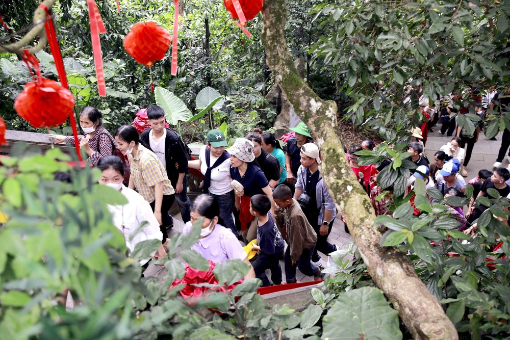 Phú Thọ: Biển người dâng hương Giỗ Tổ Hùng Vương - Ảnh 7.