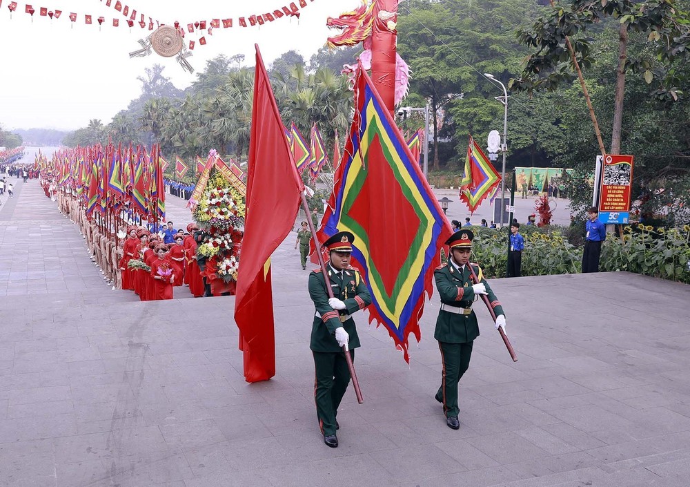  “Dù ai đi ngược về xuôi/ Nhớ ngày Giỗ Tổ mùng Mười tháng Ba - Ảnh 2.