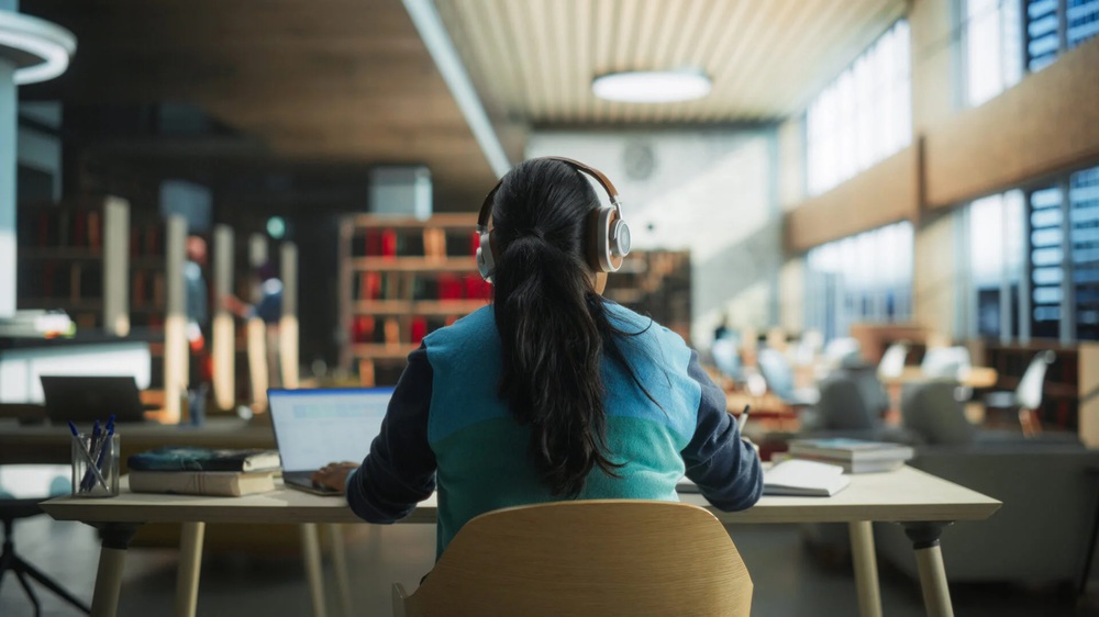 Trí tuệ nhân tạo: Nỗi lo AI làm đảo lộn lựa chọn ngành học của sinh viên Mỹ - Ảnh 1.