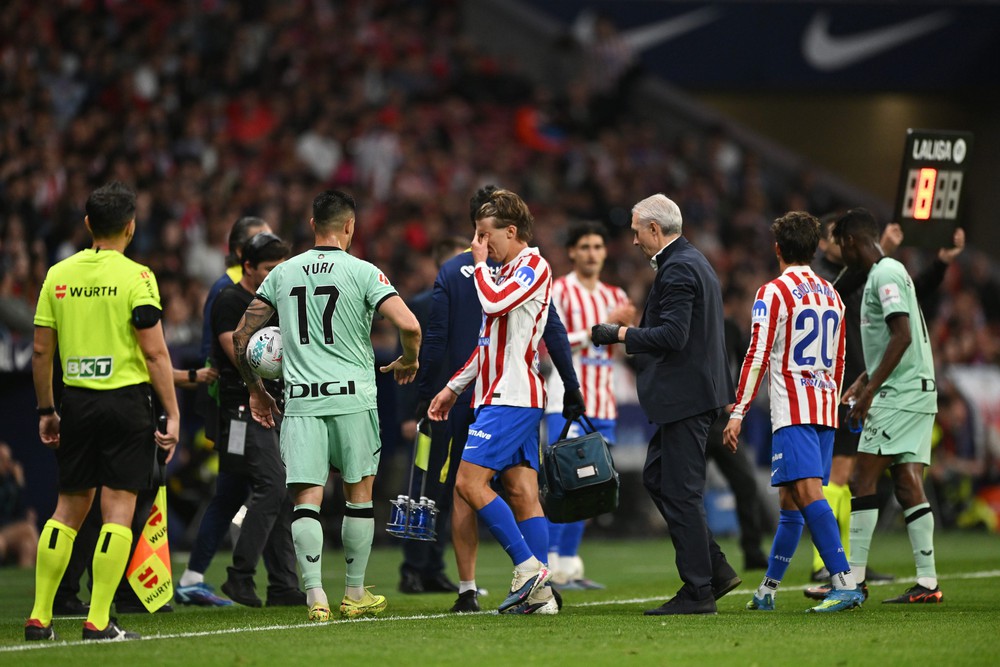 Atletico tổn thất trước trận gặp Arsenal: Mất ngủ vì Barrios - Ảnh 1.
