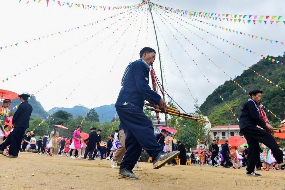Lễ hội Khèn Mông - nơi hội tụ của sắc màu văn hóa - Ảnh 2.