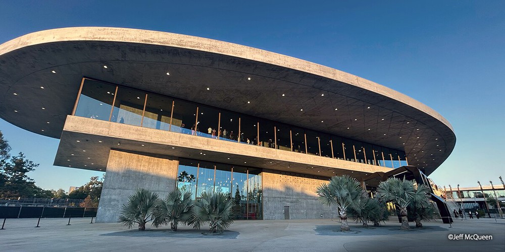 LACMA ra mắt tòa nhà trung tâm 724 triệu USD, định hình lại trải nghiệm bảo tàng nghệ thuật - Ảnh 1.