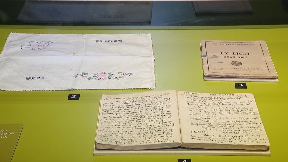 Tình yêu thời chiến qua những 'lá thư không tem' - Ảnh 3.