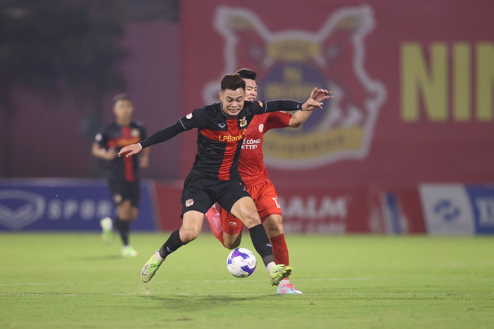 Hoàng Đức, Đức Chiến ngăn cản Thể Công Viettel đua vô địch - Ảnh 3.