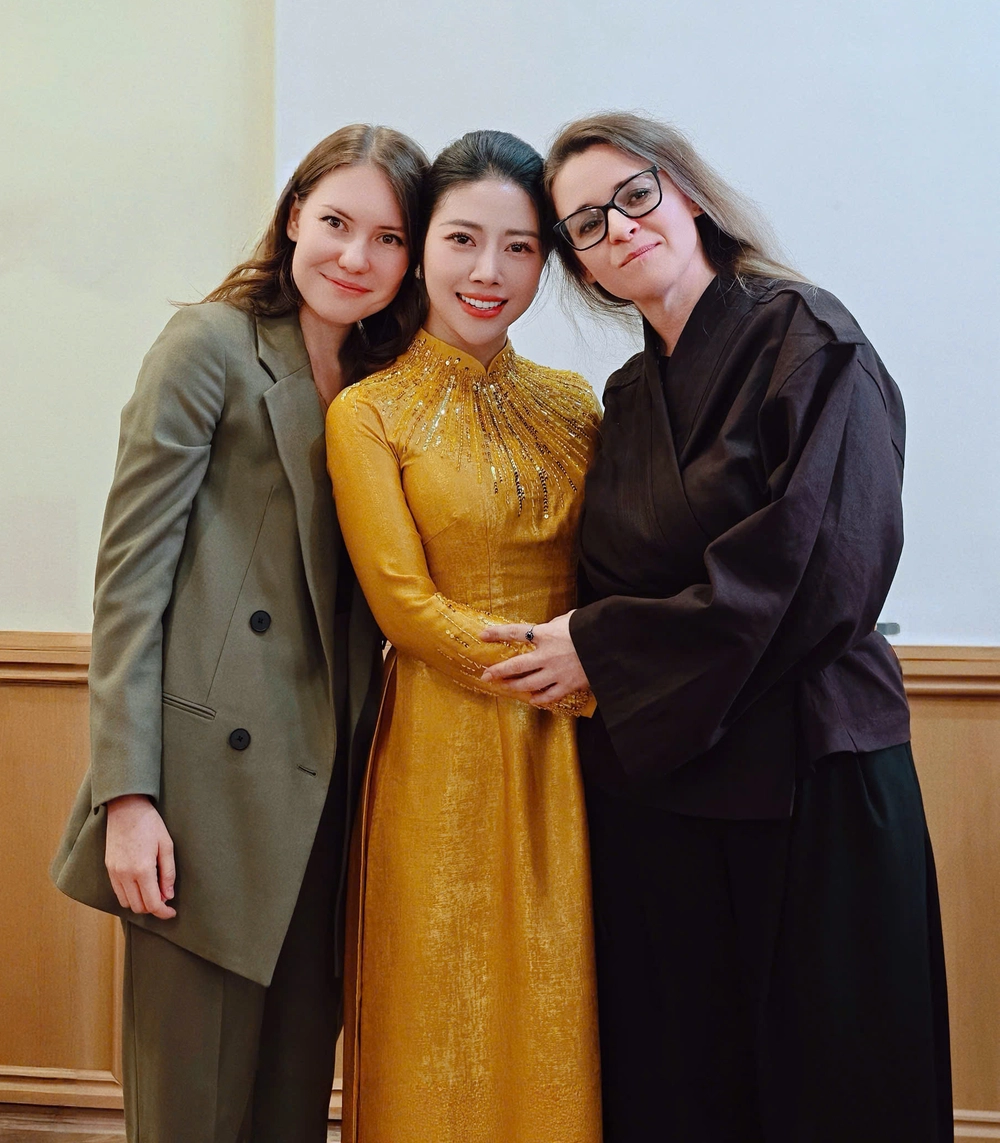 Ca sĩ Nguyễn Bảo Yến bảo vệ thành công Tiến sĩ Âm nhạc tại Nga - Ảnh 1.