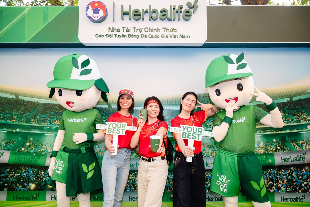 Herbalife Việt Nam tổ chức Fanzone tiếp lửa tuyển Việt Nam trước trận gặp Malaysia - Ảnh 1.