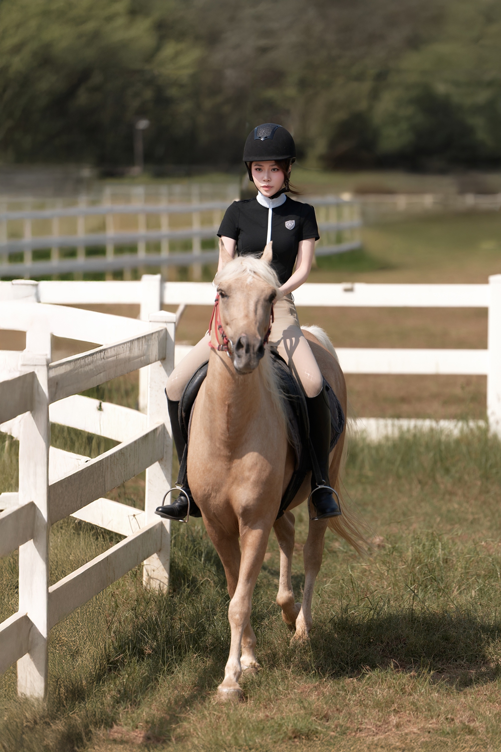 Hoa hậu Thanh Thảo: Nàng hậu Gen Z rèn ý chí từ đam mê cưỡi ngựa - Ảnh 3.
