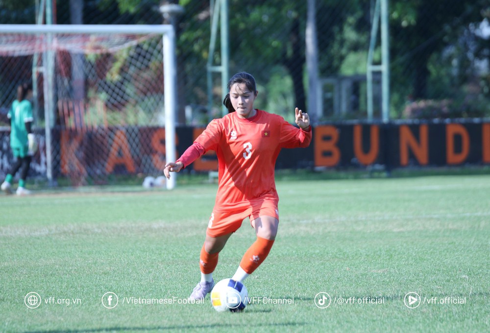 Tin nóng bóng đá Việt hôm nay 4/4: HLV Kim Sang Sik chạm cột mốc của ông Park Hang Seo; U20 Việt Nam quyết có điểm trước Thái Lan - Ảnh 2. Tin nóng bóng đá Việt hôm nay 4/4: HLV Kim Sang Sik chạm cột mốc của ông Park Hang Seo; U20 Việt Nam quyết có điểm trước Thái Lan - Ảnh 2.