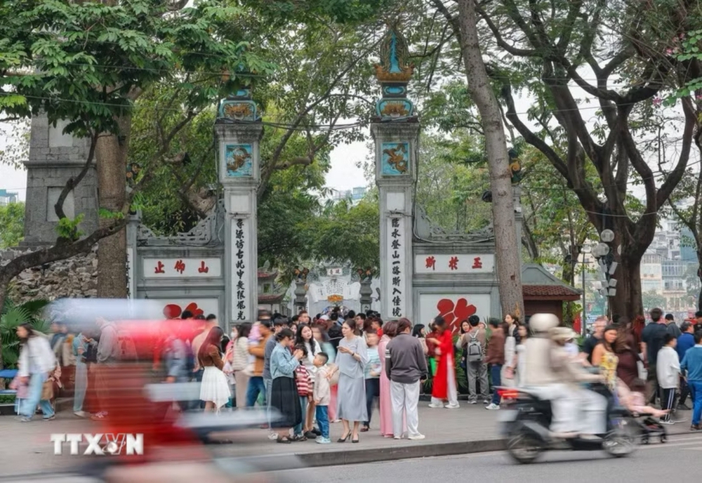 Hà Nội và Thành phố Hồ Chí Minh vào tốp 100 thành phố hấp dẫn nhất thế giới để khám phá bằng đi bộ - Ảnh 1.