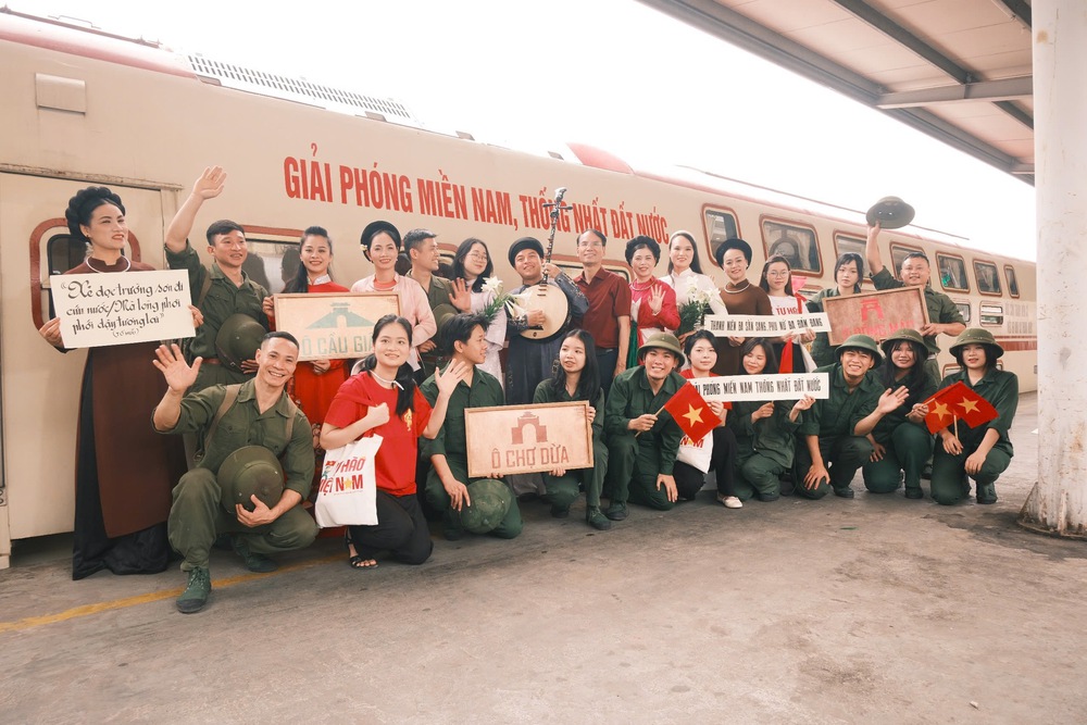 “Hà Nội 5 cửa ô” - Chạm vào ký ức 30/4 qua một hành trình đặc biệt” - Ảnh 5.