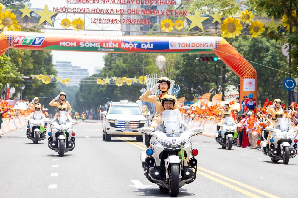 Lan tỏa tinh thần non sông thống nhất qua từng vòng quay - Ảnh 3.