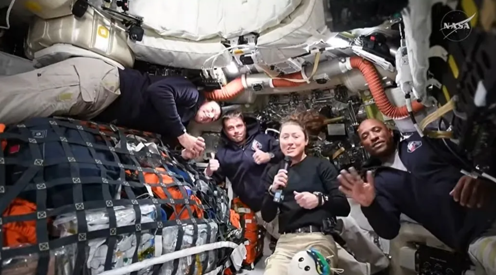 Hé lộ cuộc sống trên tàu vũ trụ của phi hành đoàn Artemis II - Ảnh 1.