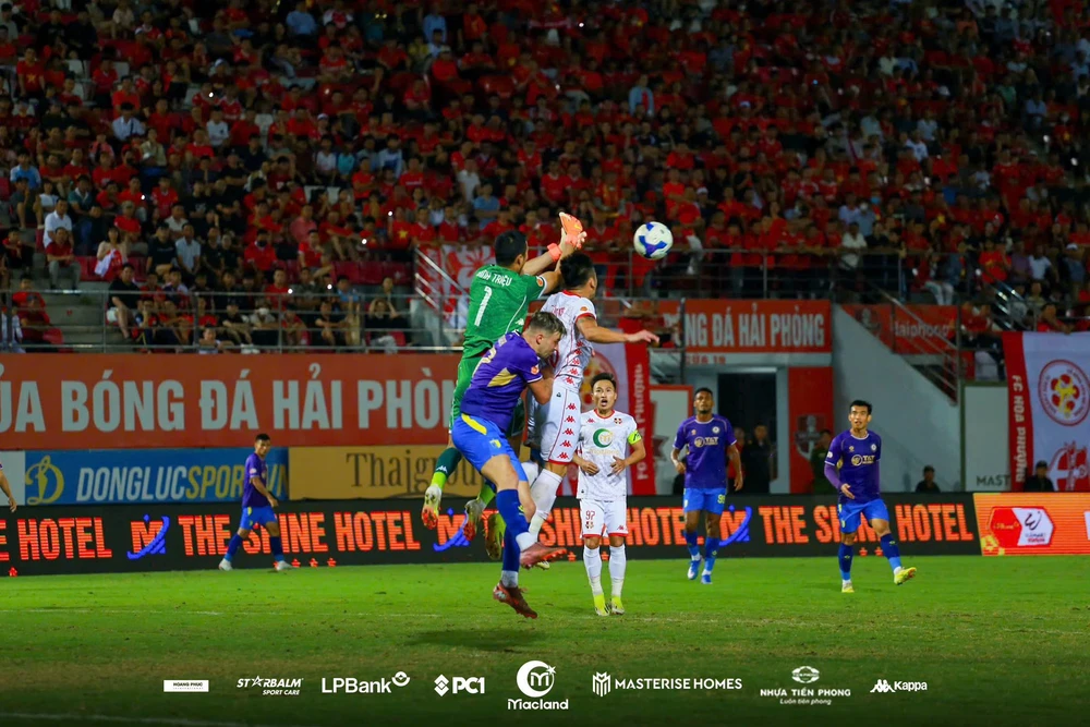 Tin nóng bóng đá Việt hôm nay 5/4: U20 quyết thắng trận cuối vì danh dự; HLV Kewell chê thủ môn Đình Triệu câu giờ - Ảnh 3.