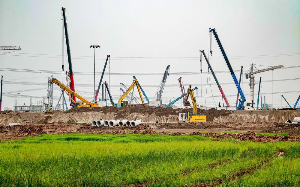 Hà Nội: Nhộn nhịp trên công trường dự án sân vận động Trống Đồng - Ảnh 12.