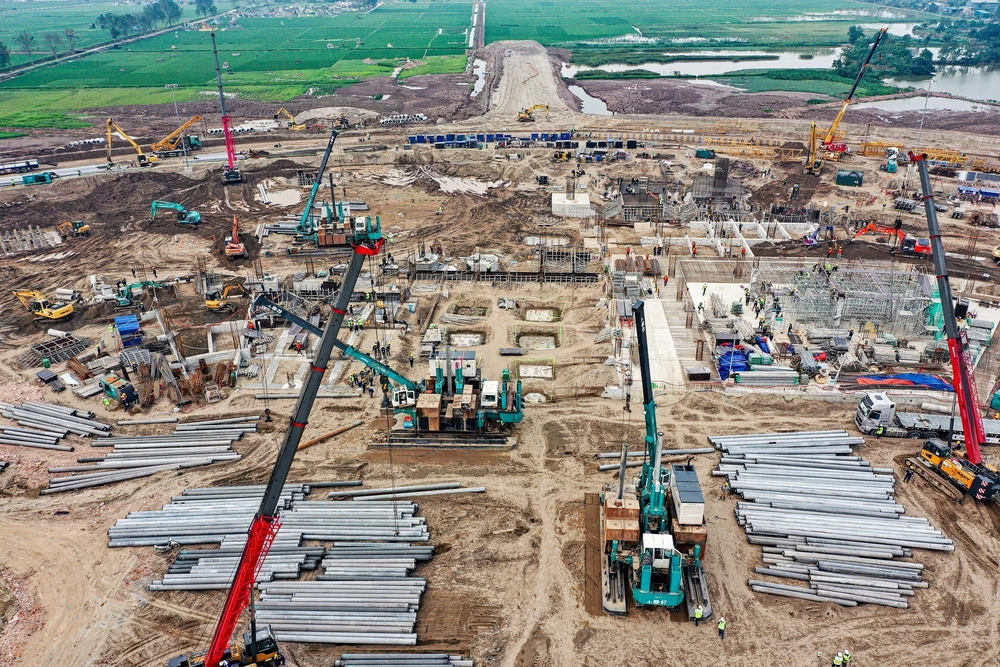 Hà Nội: Nhộn nhịp trên công trường dự án sân vận động Trống Đồng - Ảnh 10.