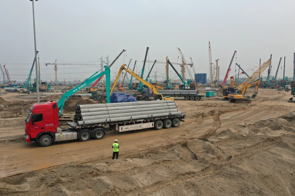 Hà Nội: Nhộn nhịp trên công trường dự án sân vận động Trống Đồng - Ảnh 8.