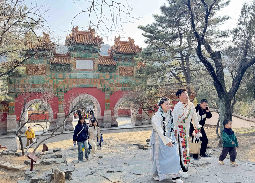 Khám phá 'tiểu cung điện Potala' ở Hà Bắc, Trung Quốc - Ảnh 4.