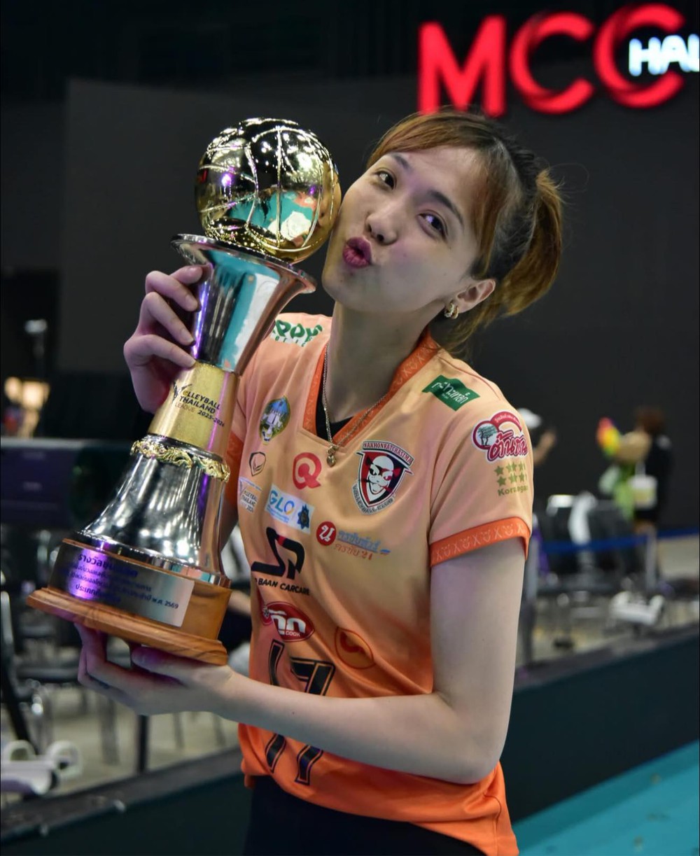 Tin nóng thể thao sáng 6/4: Phụ công bóng chuyền Việt Nam lên tiếng về chức vô địch ở Thái Lan - Ảnh 1.