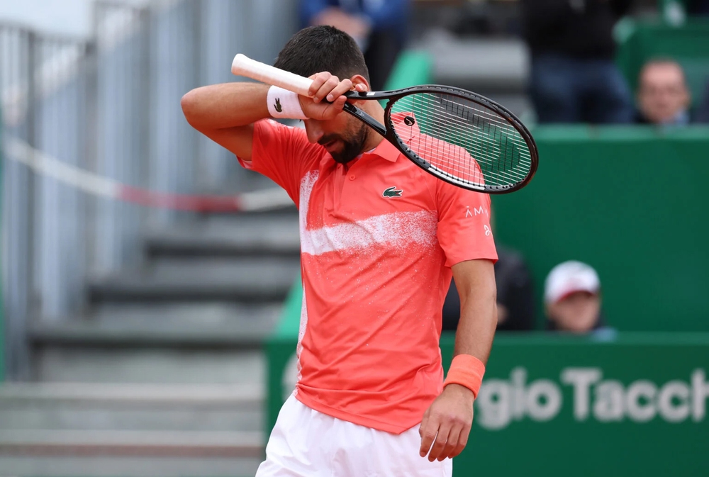 Novak Djokovic: Dự Roland Garros, hay dồn sức cho Wimbledon? - Ảnh 1.