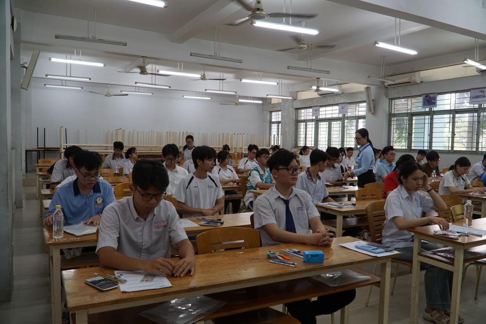 Hơn 137.000 thí sinh thi đánh giá năng lực để tranh suất vào đại học - Ảnh 3.