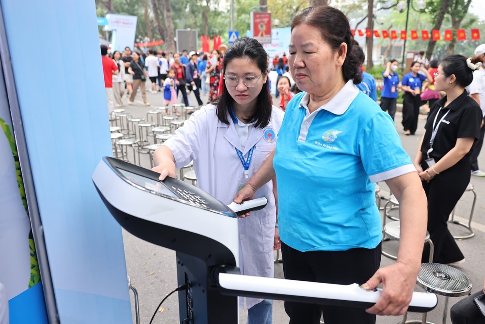 Ngày Sức khỏe toàn dân 7/4: Đẩy mạnh phòng bệnh từ sớm - Ảnh 3.