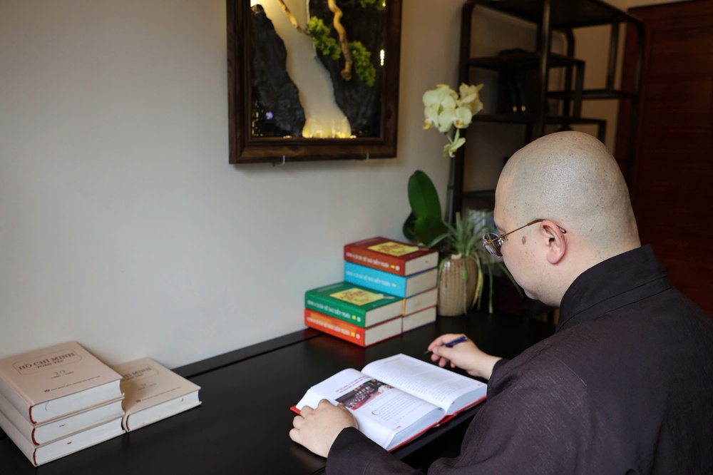 Vị Đại đức mang hành trình học thuật kiến tạo giá trị cộng đồng - Ảnh 1. Vị Đại đức mang hành trình học thuật kiến tạo giá trị cộng đồng - Ảnh 1.