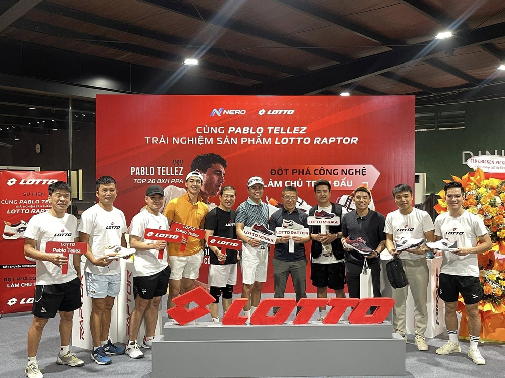 Tay vợt pickleball Pablo Tellez thi đấu biểu diễn tại sự kiện Lotto Raptor - Ảnh 2.