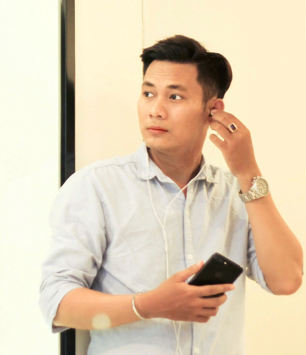 Đặng Tuấn Chinh: Từ đạo diễn “triệu view” đến thạc sĩ kinh tế - Ảnh 3.