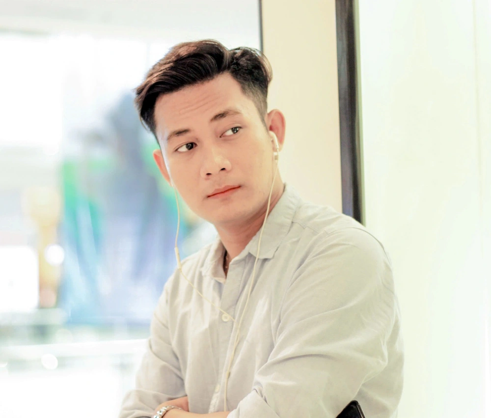 Đặng Tuấn Chinh: Từ đạo diễn “triệu view” đến thạc sĩ kinh tế - Ảnh 4.