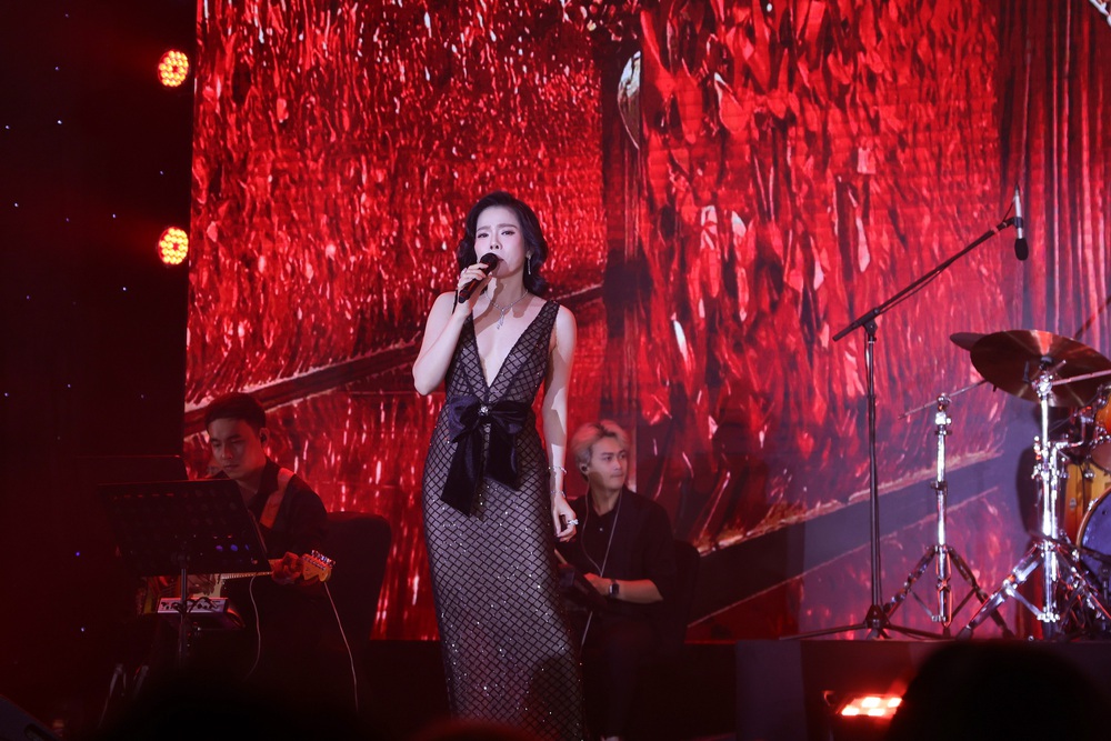 Liveshow Lệ Quyên tại The Grand Ho Tram hút hơn 2.000 khán giả - Ảnh 1.