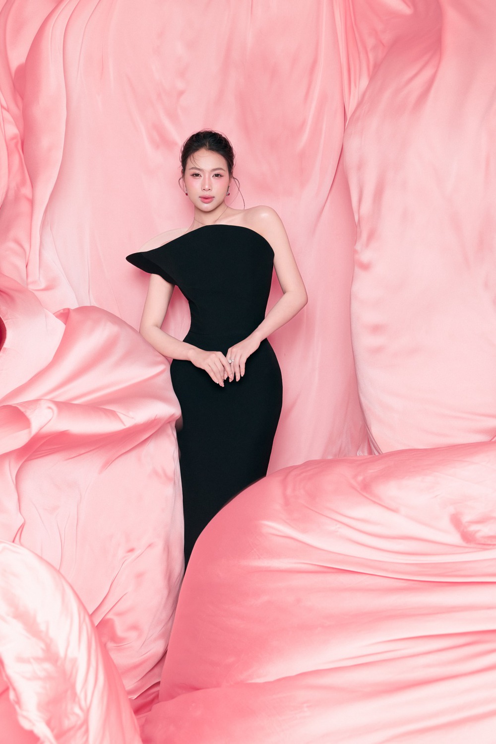 Quán quân “Sàn chiến giọng hát” Diệu Ly chuyển hướng trong âm nhạc và hình ảnh - Ảnh 4.