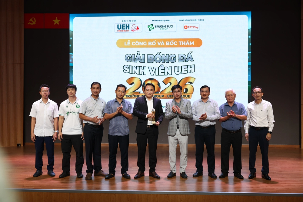 Công Phượng truyền cảm hứng cho cầu thủ sinh viên - Ảnh 1.