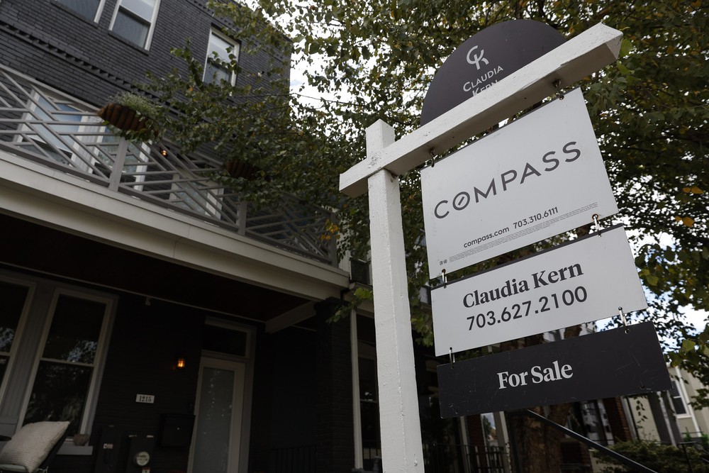 Áp lực tài chính gia tăng khi tuổi đời các căn nhà ở tại Mỹ ngày càng cao - Ảnh 1.