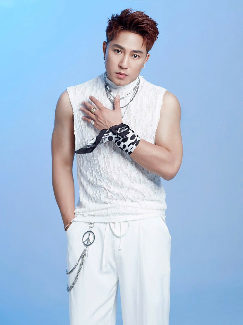 Châu Khải Phong bất ngờ khi “Bên ấy em có ai rồi” bùng nổ đầu năm 2026 - Ảnh 1.