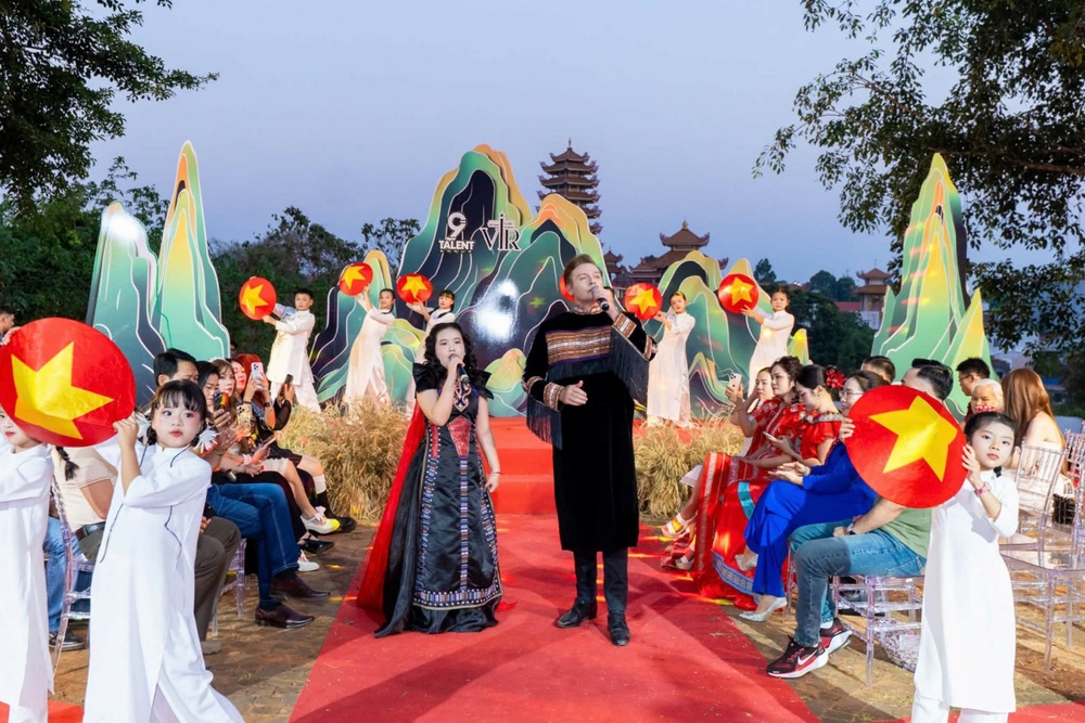 Vietnam Iconic Runway mùa 8: Tôn vinh văn hóa và khơi dậy giấc mơ trẻ em Việt Nam - Ảnh 2.