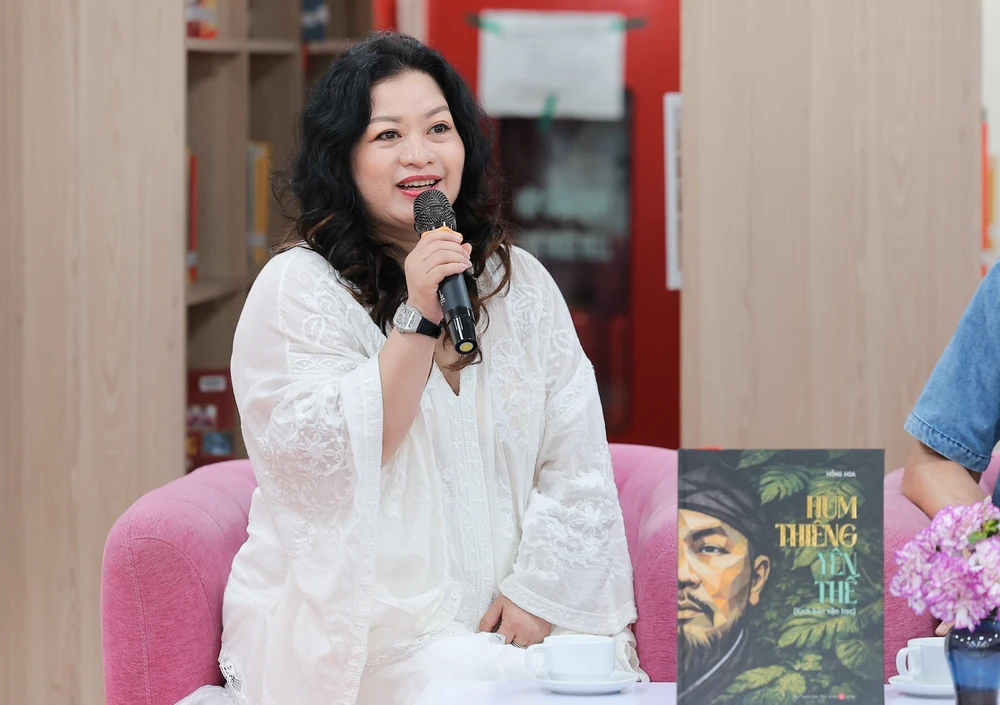 Đạo diễn - nhà biên kịch Hồng Hoa: Đánh thức di sản văn hóa trên sân khấu đương đại - Ảnh 1.