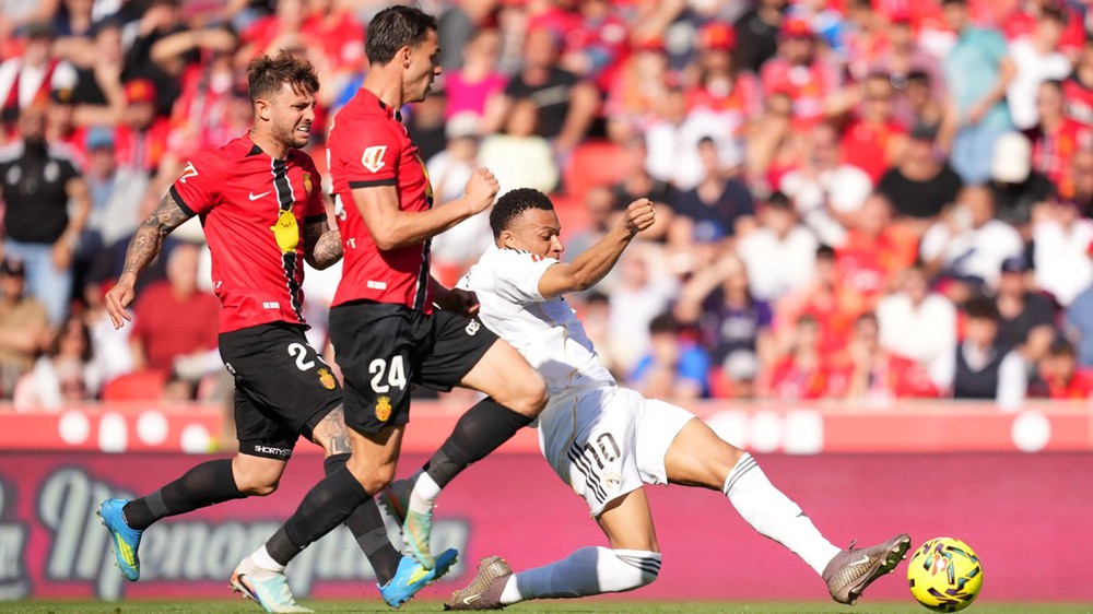 Real Madrid và nghịch lý siêu sao: Khi cái tôi đe dọa tính tập thể - Ảnh 1. Real Madrid và nghịch lý siêu sao: Khi cái tôi đe dọa tính tập thể - Ảnh 1.