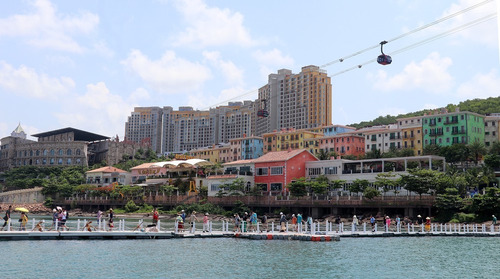 Báo Anh ca ngợi nét đẹp nguyên sơ của Phú Quốc giữa làn sóng du lịch hóa - Ảnh 1.