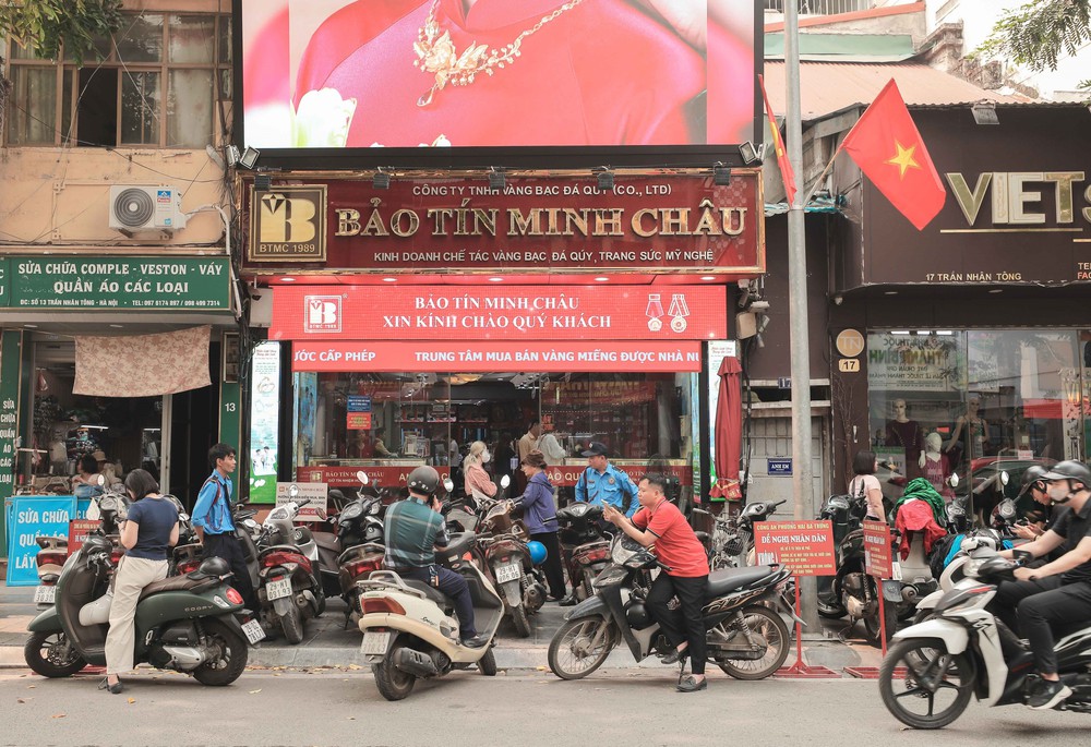 Bảo Tín Minh Châu đảm bảo quyền lợi khách hàng giao dịch vàng - Ảnh 15.